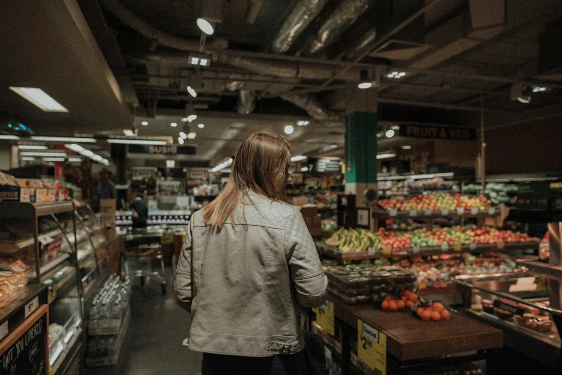 Raftet dhe banaku i një marketi lagjeje